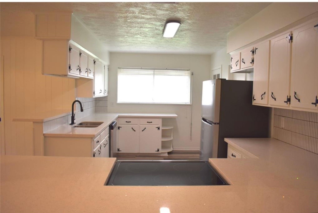 2628 Dupont Street - Photo 8
