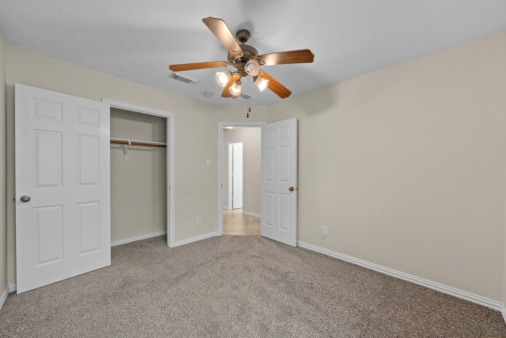 7418 Parkcross Place - Photo 21