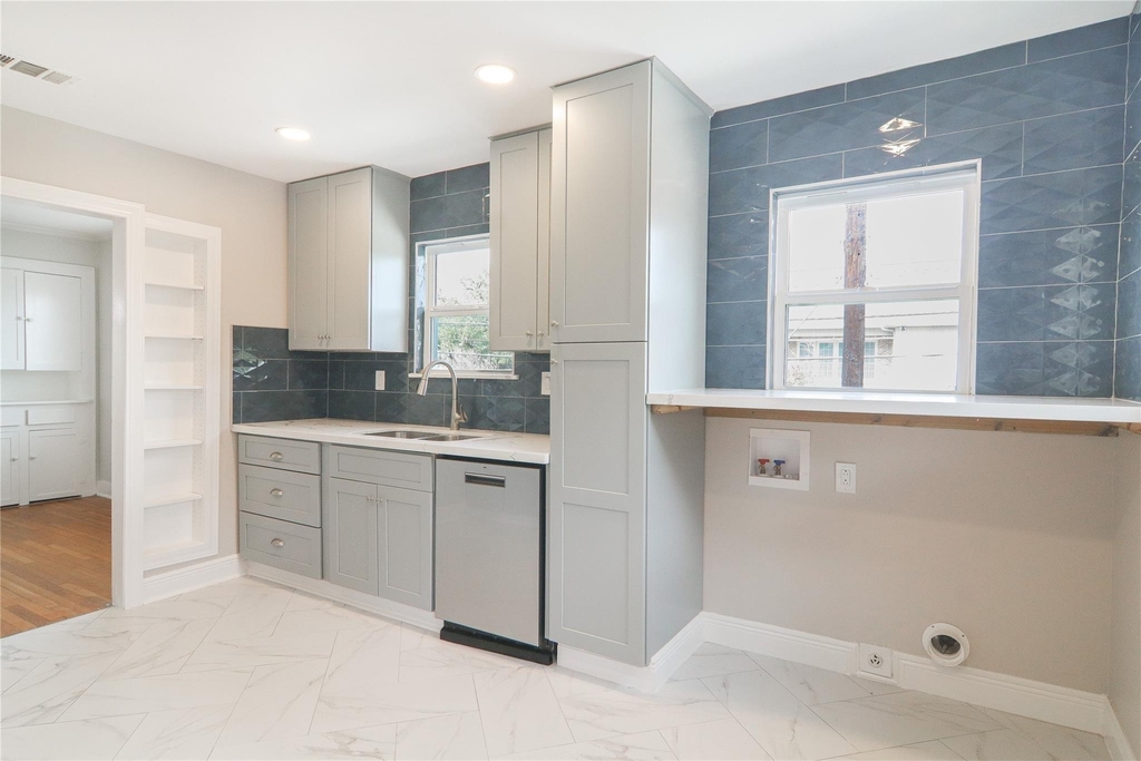 2148 Sul Ross Street - Photo 3