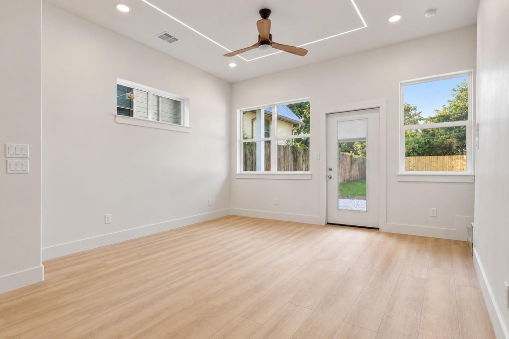 1521 Armada Drive - Photo 5