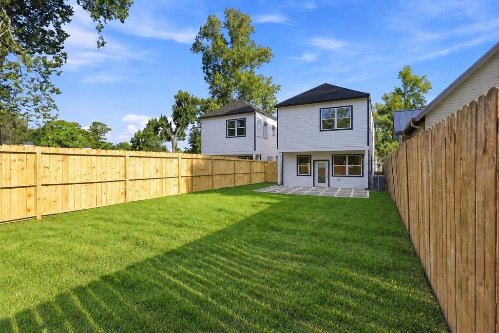 1521 Armada Drive - Photo 17