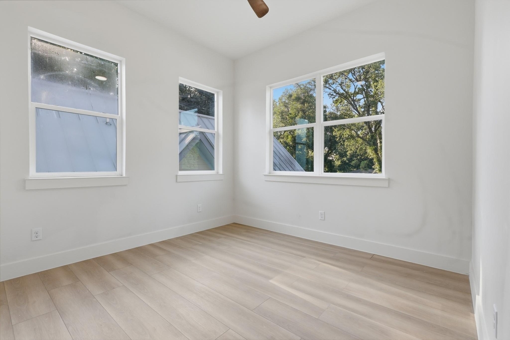1521 Armada Drive - Photo 15