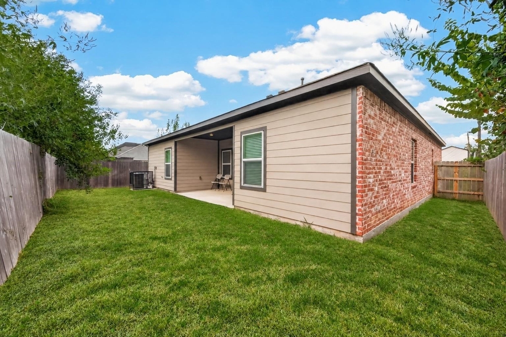 4509 Davenport Street - Photo 38