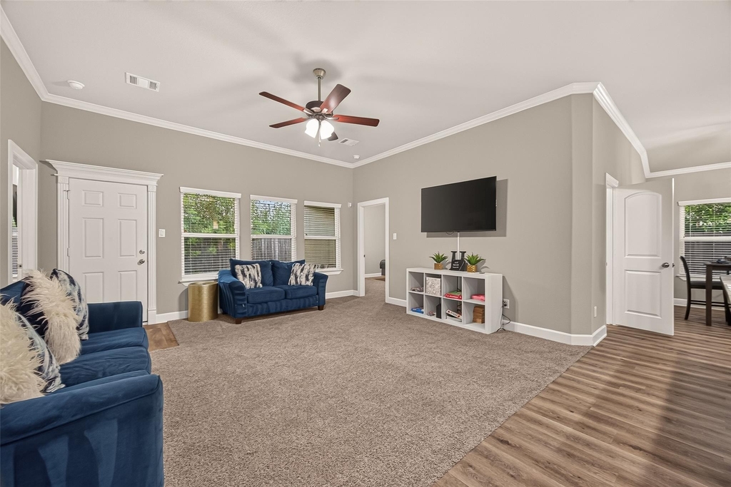 4509 Davenport Street - Photo 4