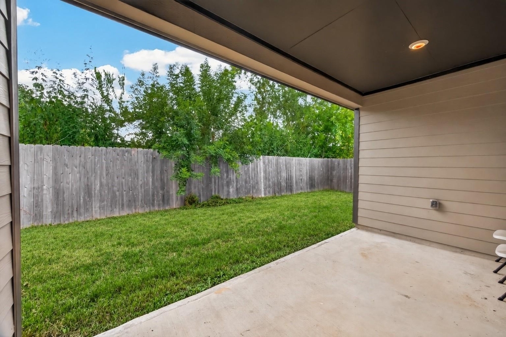 4509 Davenport Street - Photo 37