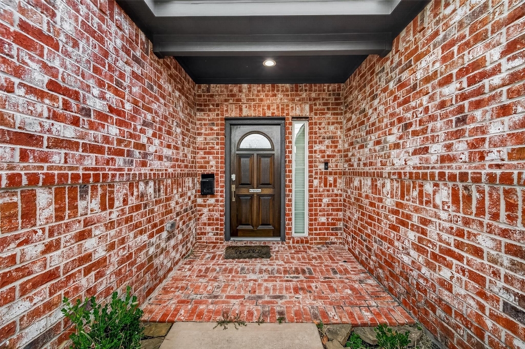4509 Davenport Street - Photo 2