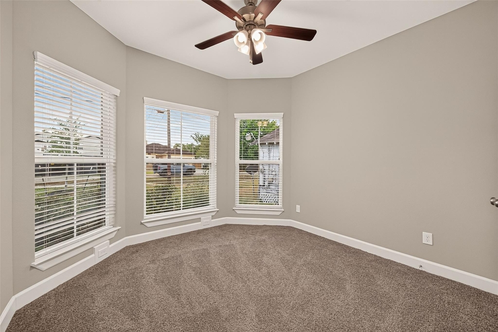 4509 Davenport Street - Photo 22