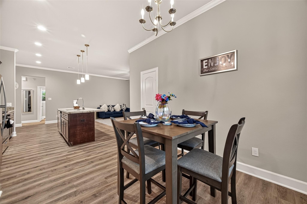 4509 Davenport Street - Photo 8