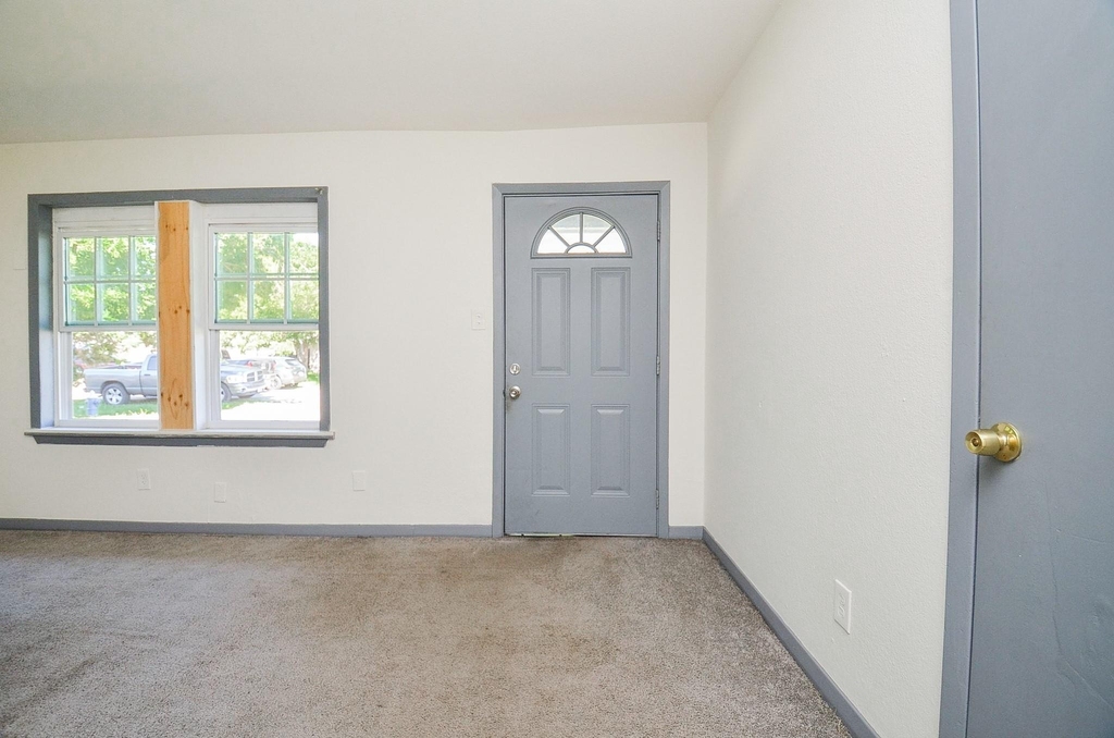 13010 Joliet Street - Photo 2