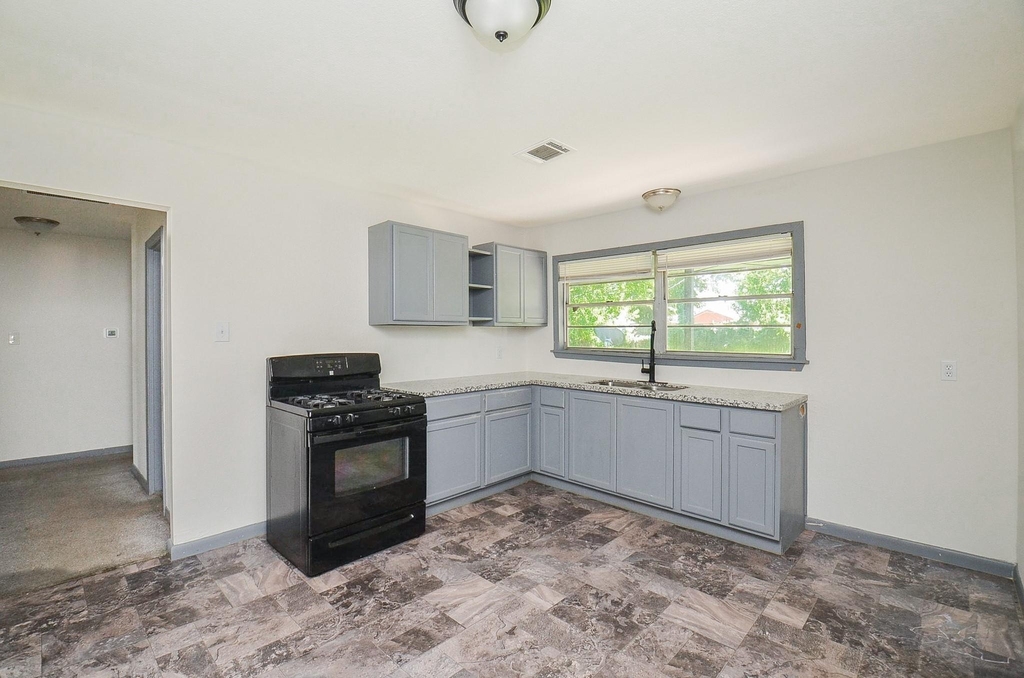 13010 Joliet Street - Photo 10