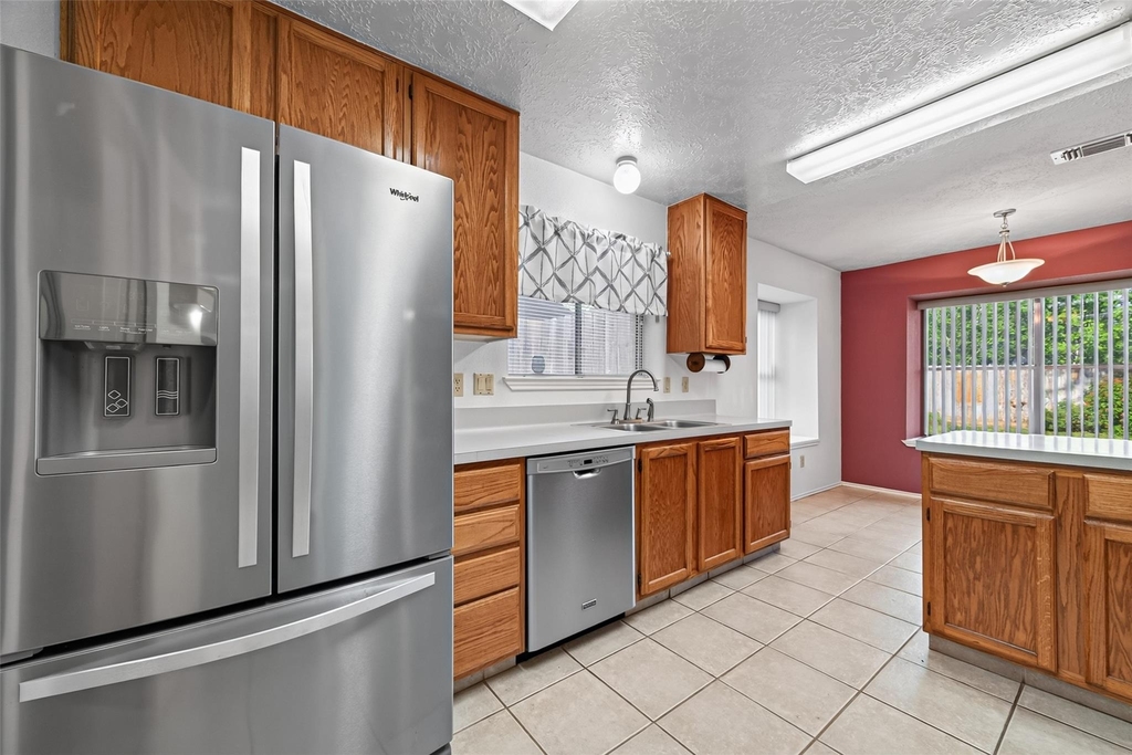 7522 Flair Oaks Drive - Photo 8