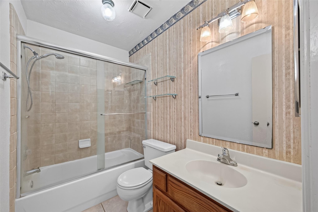 7522 Flair Oaks Drive - Photo 11