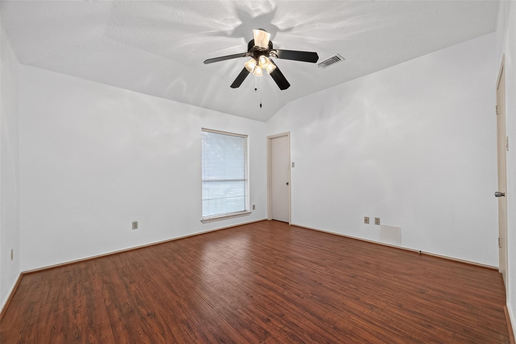 7522 Flair Oaks Drive - Photo 14