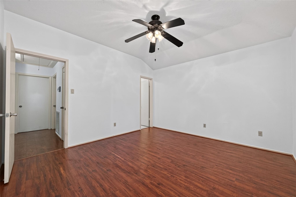 7522 Flair Oaks Drive - Photo 13