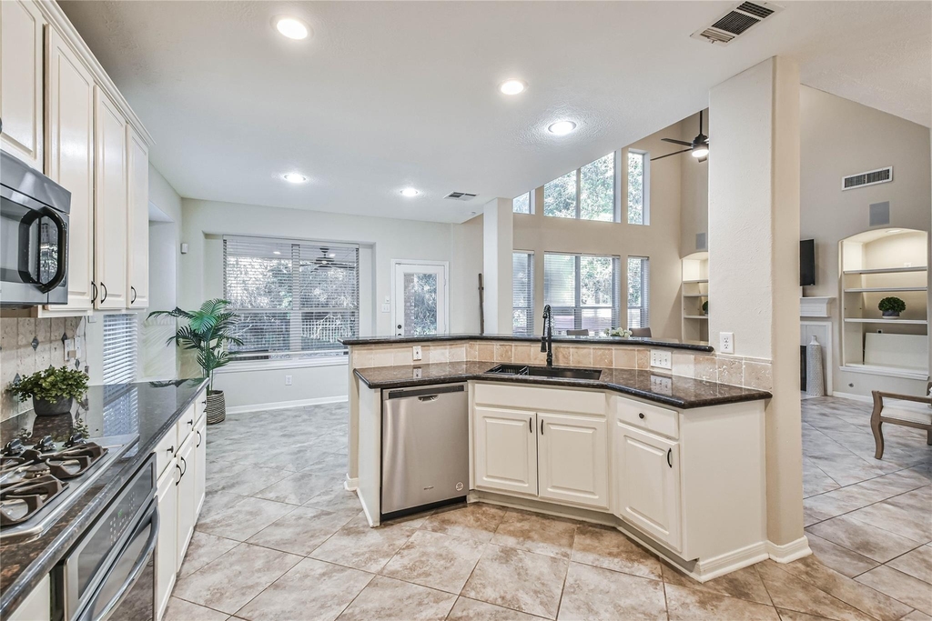 109 N Acacia Park Circle - Photo 13