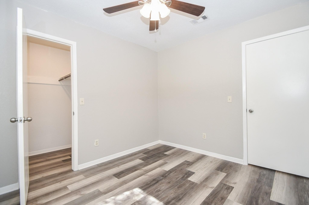 21707 Park Valley Drive - Photo 18
