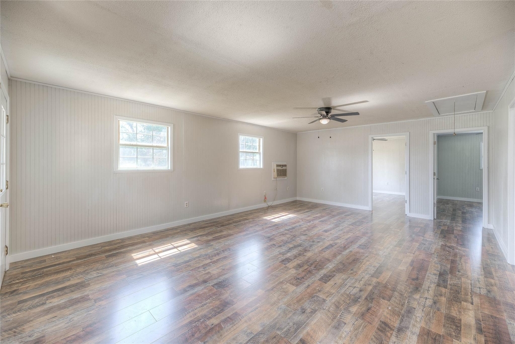 415 E Sherwood Drive - Photo 6
