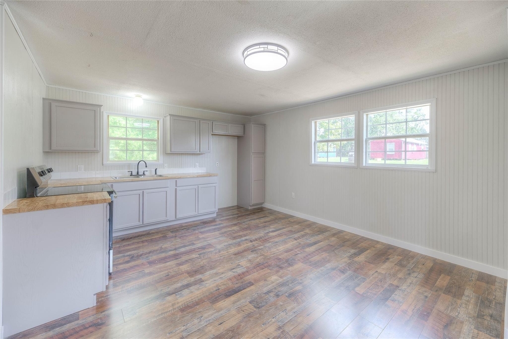 415 E Sherwood Drive - Photo 3