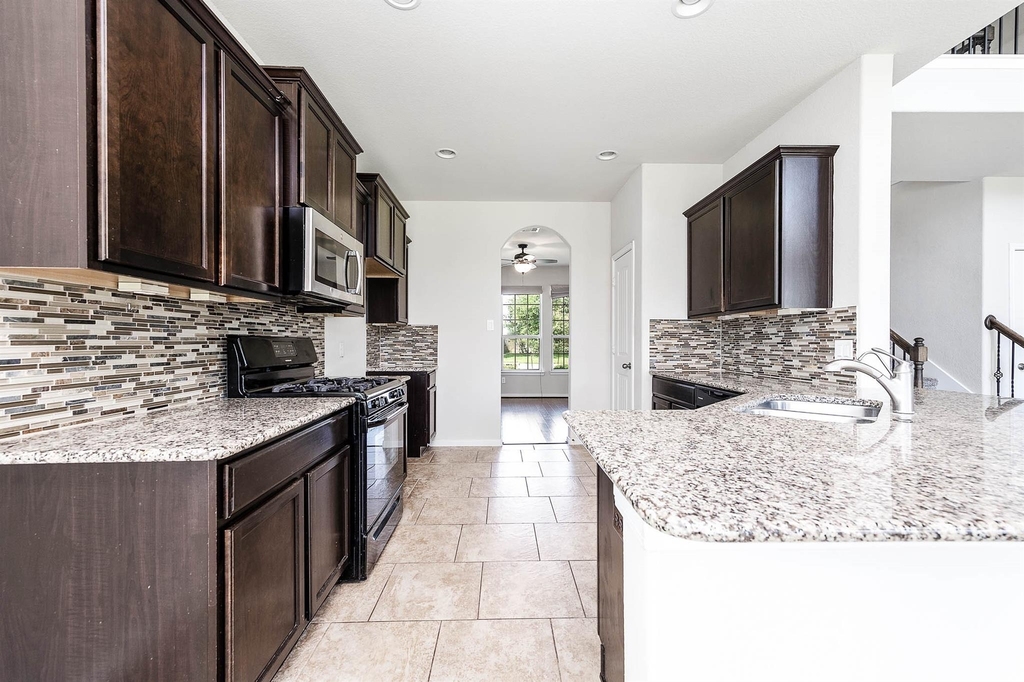 9619 Sumter Court - Photo 11