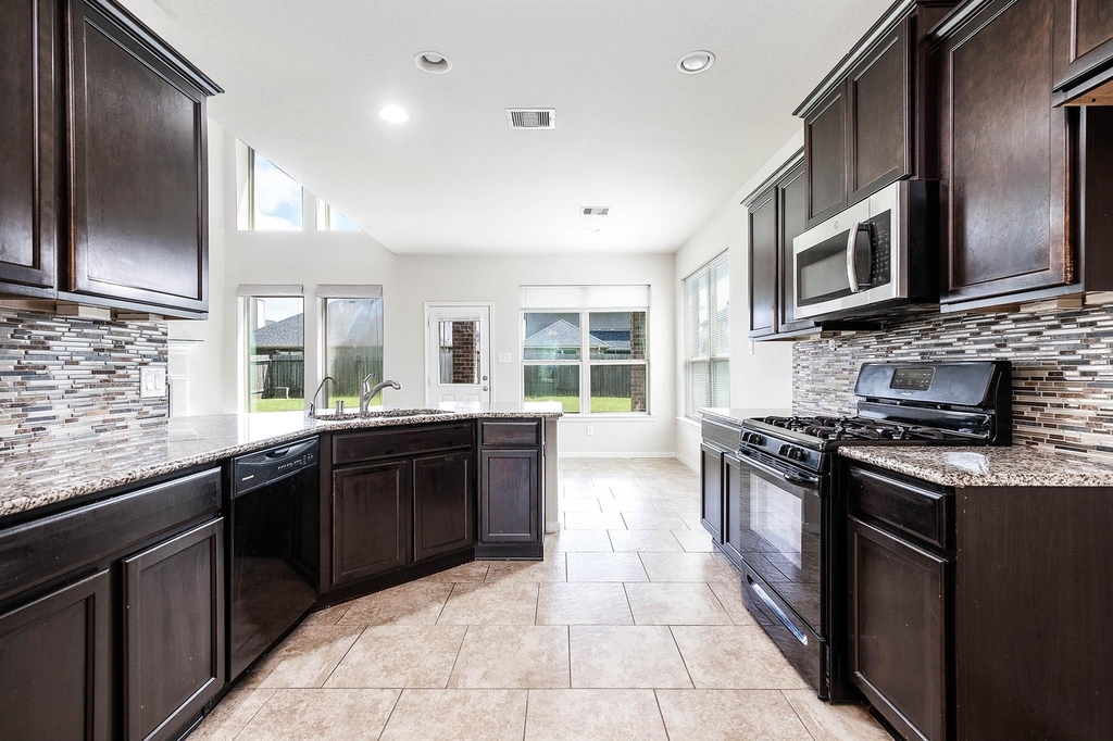 9619 Sumter Court - Photo 12