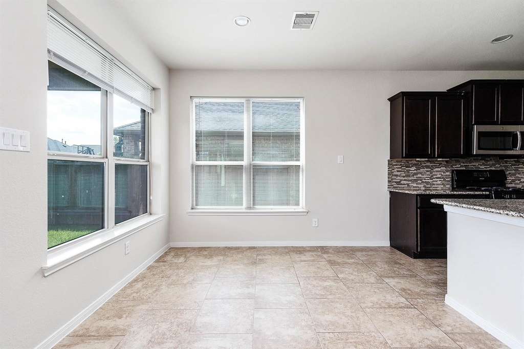 9619 Sumter Court - Photo 10