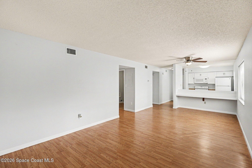2412 Fox Hollow Drive - Photo 3