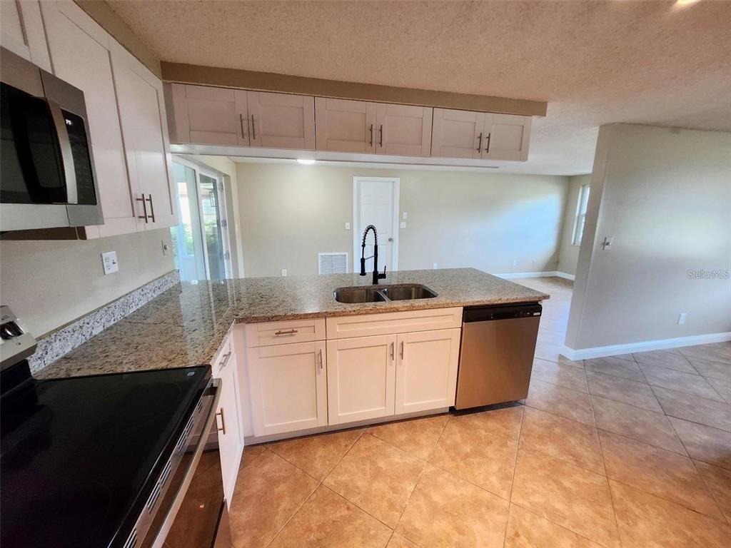 7146 Carmel Avenue - Photo 7
