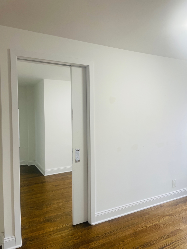 401 East 88th Street, 9D - Photo 2