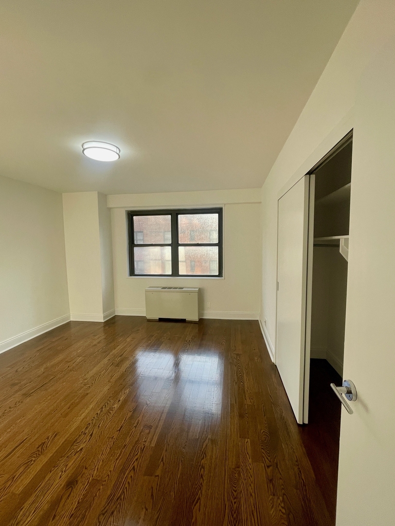 401 East 88th Street, 9D - Photo 5