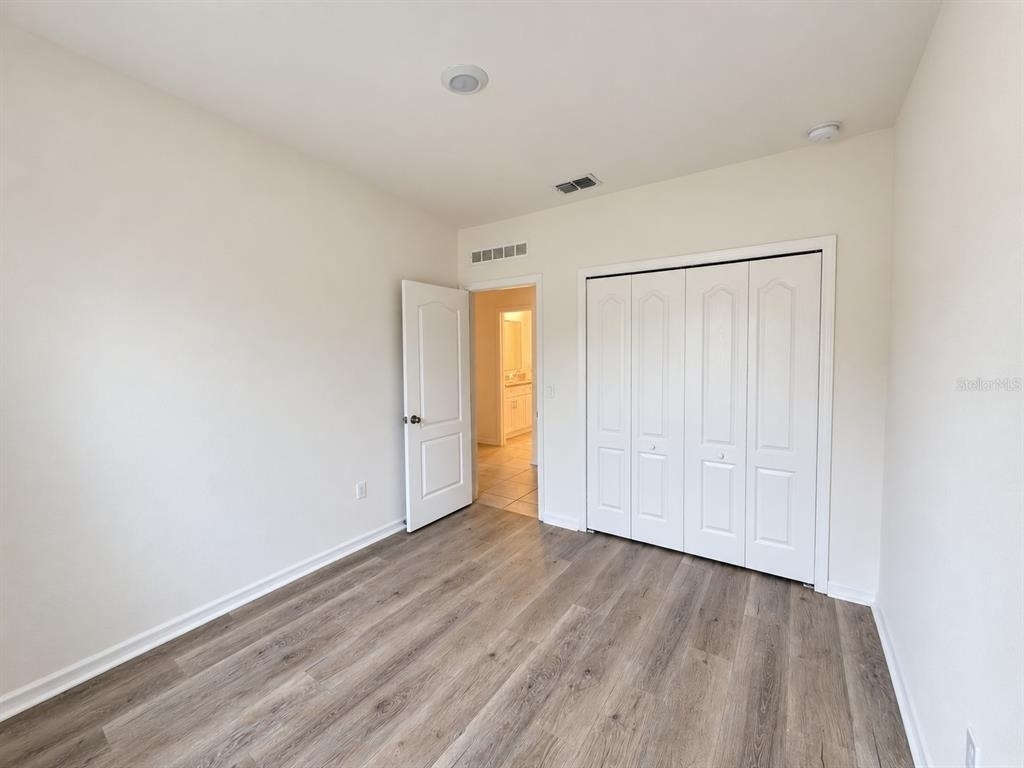 560 Walnut Avenue - Photo 18