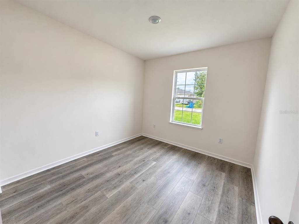 560 Walnut Avenue - Photo 17