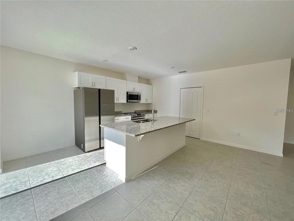 560 Walnut Avenue - Photo 3