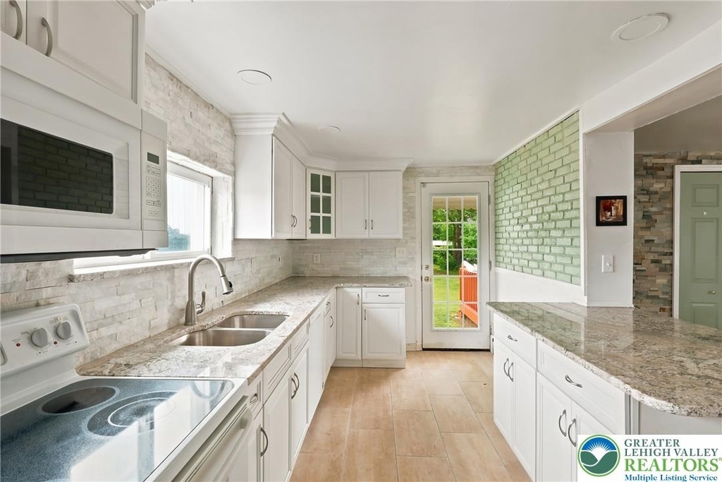 3276 Easton Avenue - Photo 26