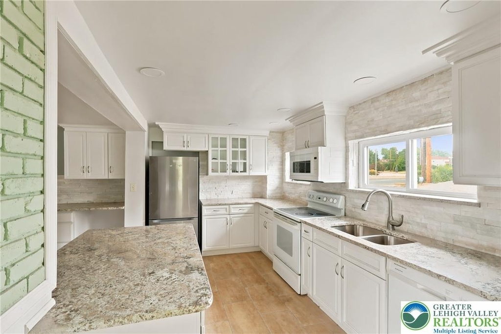 3276 Easton Avenue - Photo 28