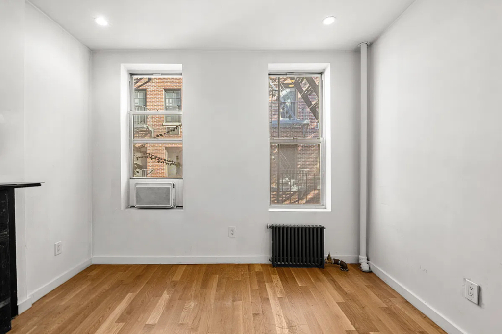 255 West 15th Street - Photo 5