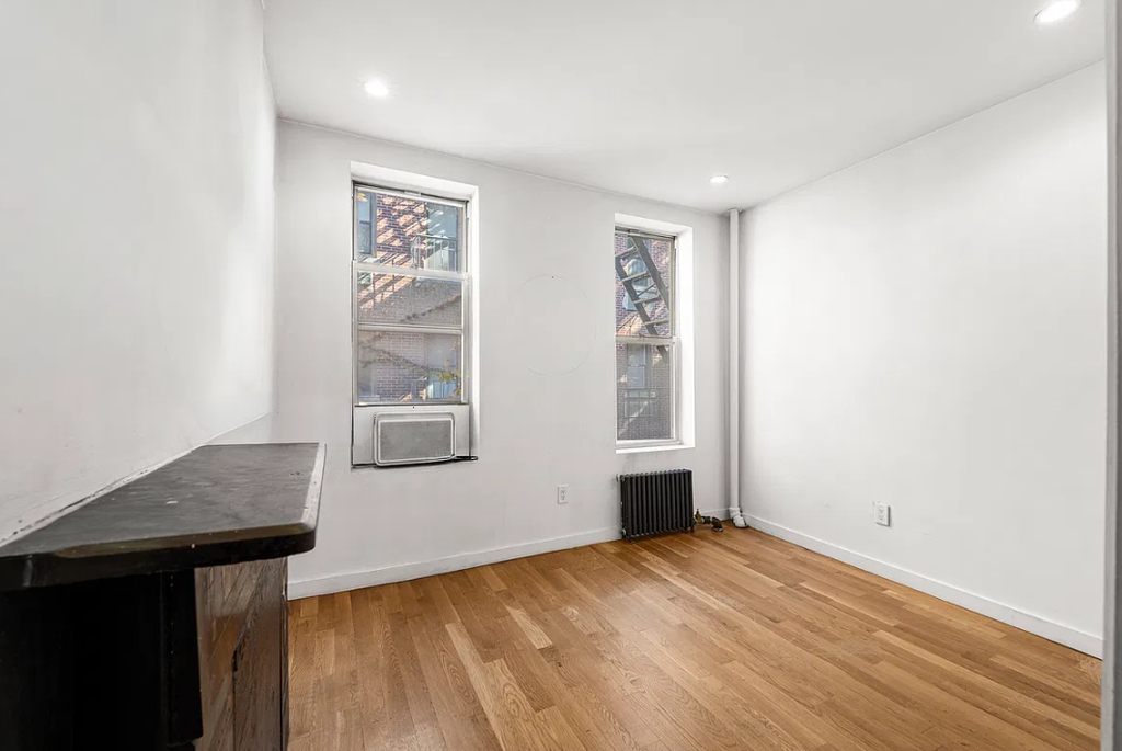 255 West 15th Street - Photo 0