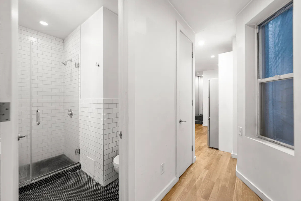 255 West 15th Street - Photo 9