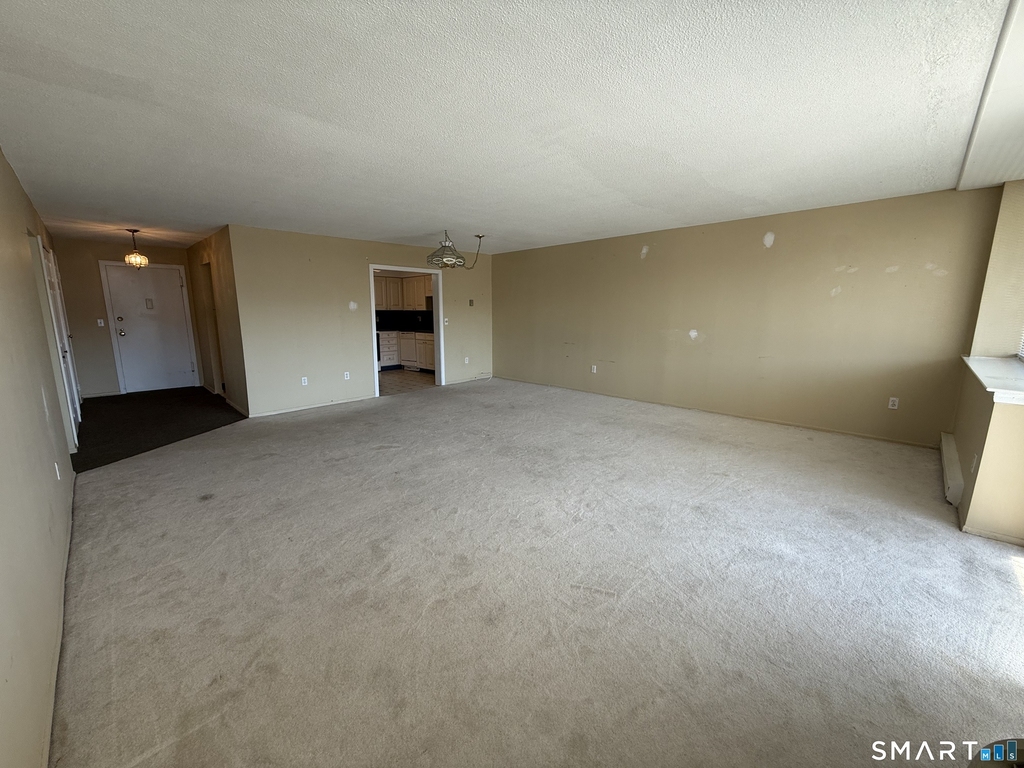1460 Elm Street - Photo 3