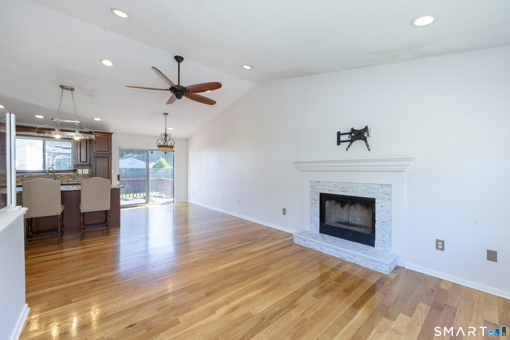 351 Bradley Street - Photo 4