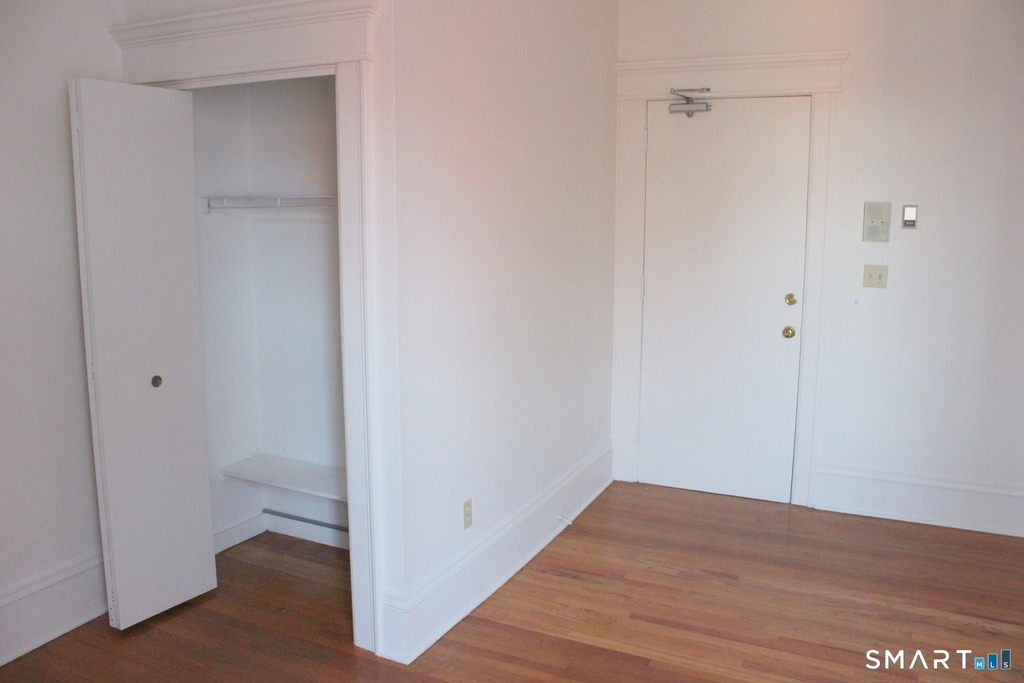 548 Orange Street - Photo 2