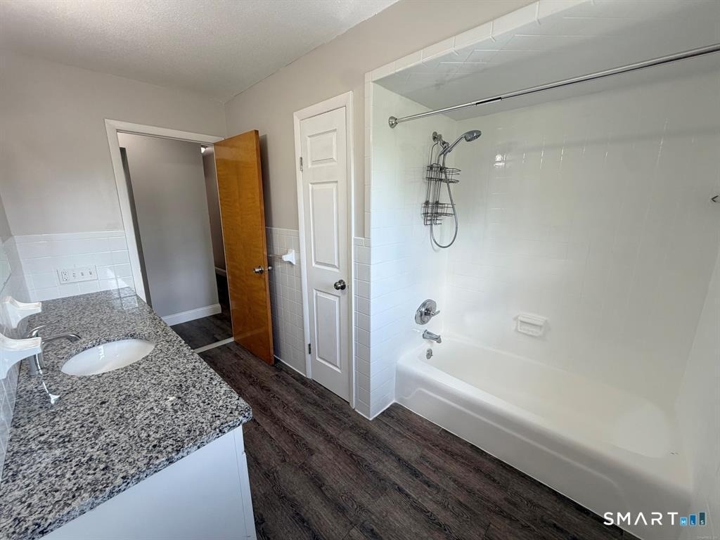 348 Oak Street - Photo 4