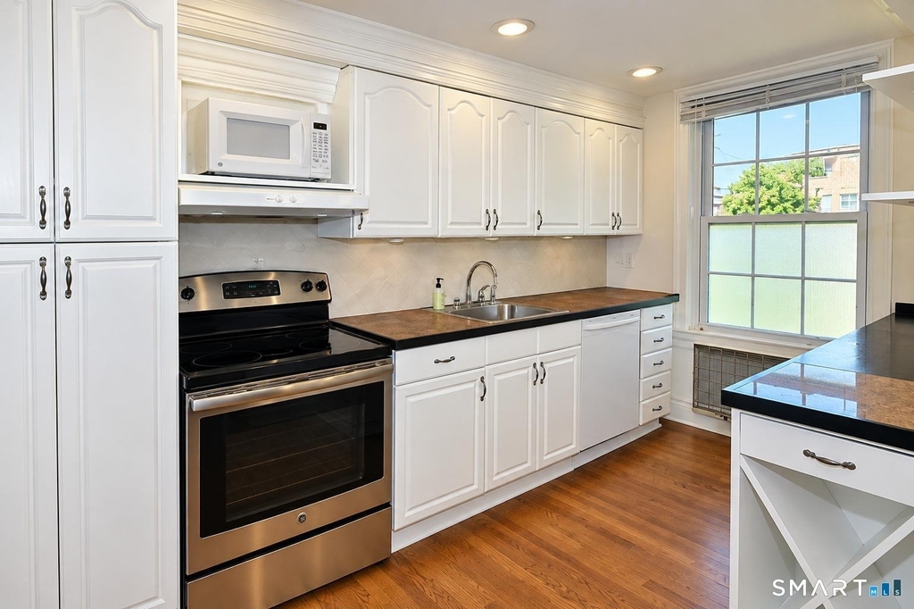 833 Summer Street - Photo 1