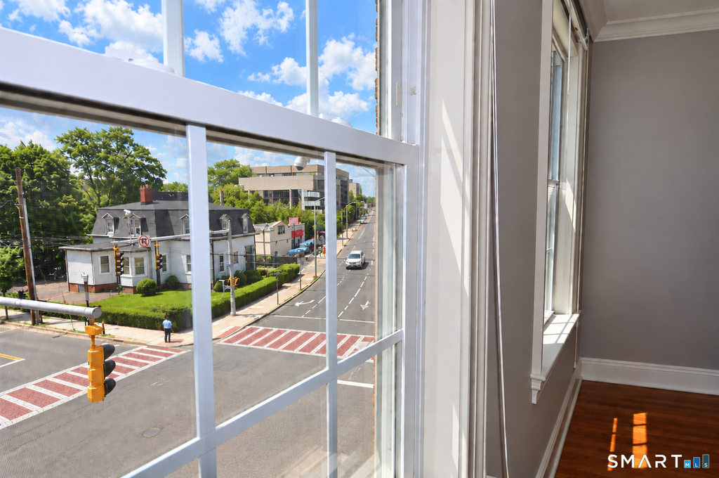 833 Summer Street - Photo 4