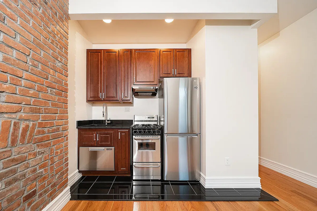 160 West 84th Street - Photo 2