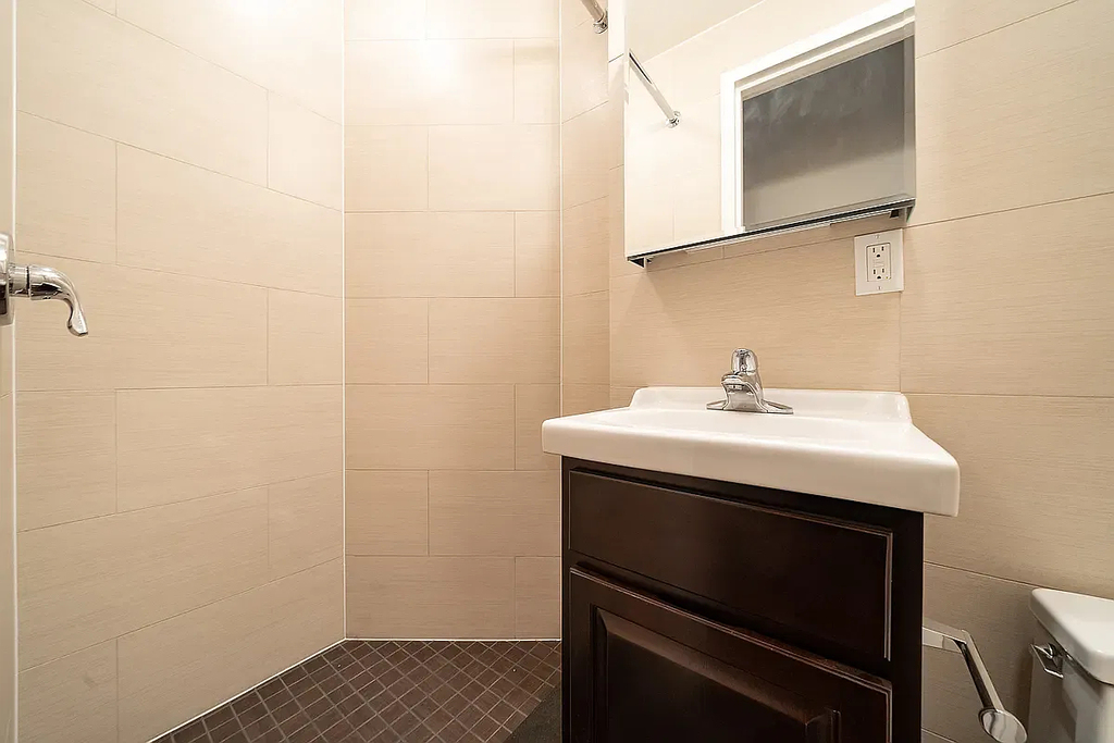 160 West 84th Street - Photo 4