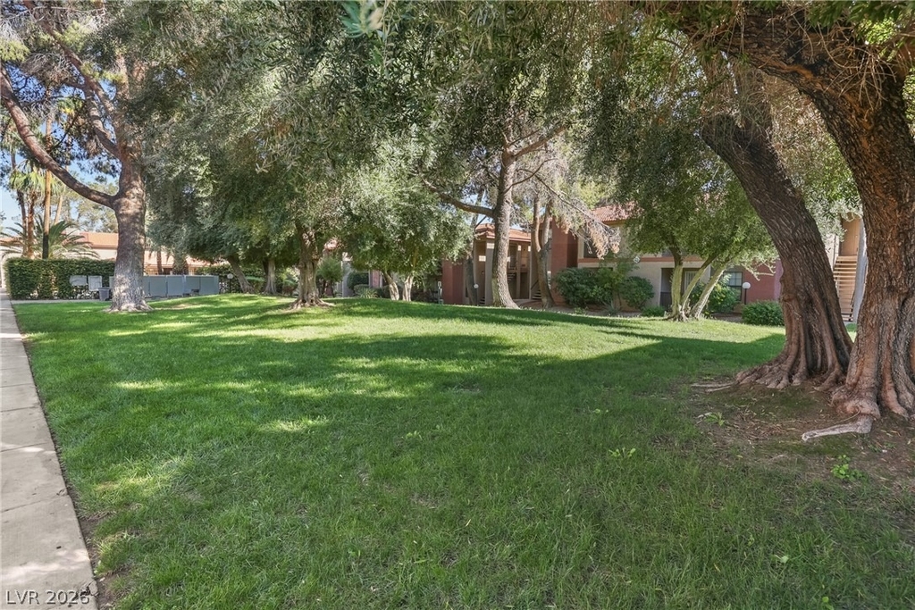 5576 W Rochelle Avenue - Photo 42