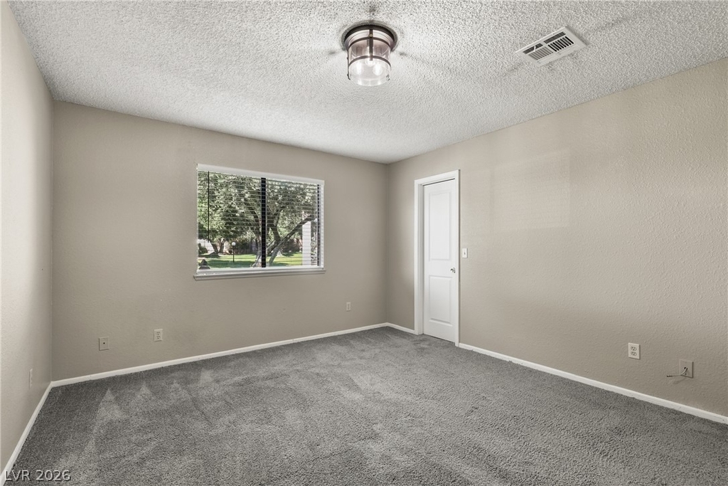 5576 W Rochelle Avenue - Photo 24