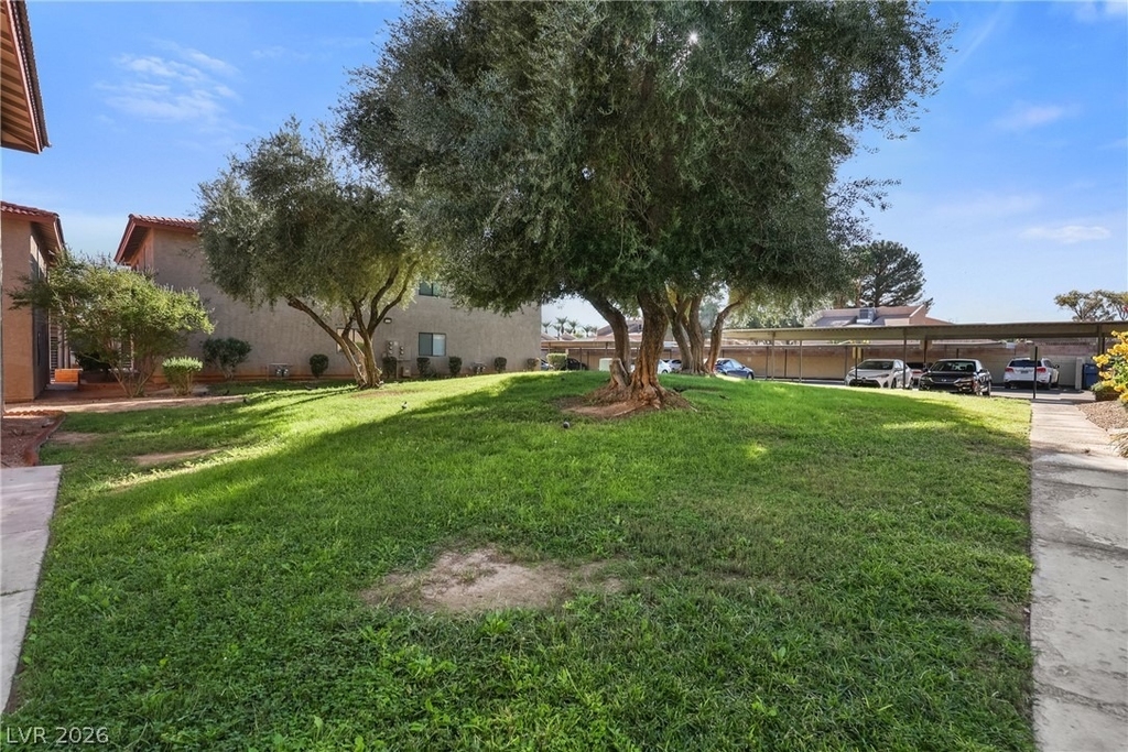 5576 W Rochelle Avenue - Photo 43