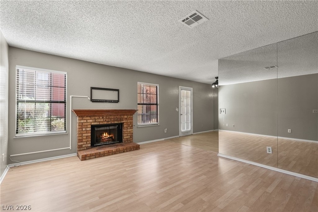 5576 W Rochelle Avenue - Photo 2