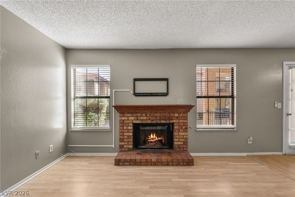 5576 W Rochelle Avenue - Photo 4